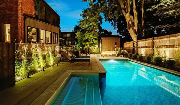 Prestige Lakeside Regent Swimming Pool